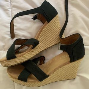 Toms Wedges